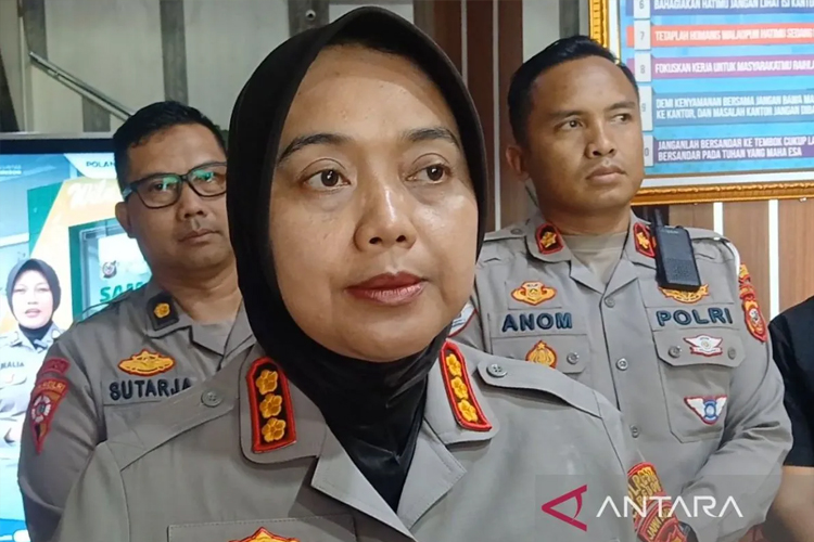 Polisi Selidiki Cahaya Misterius di Langit Cirebon yang Diduga Meteor Jatuh