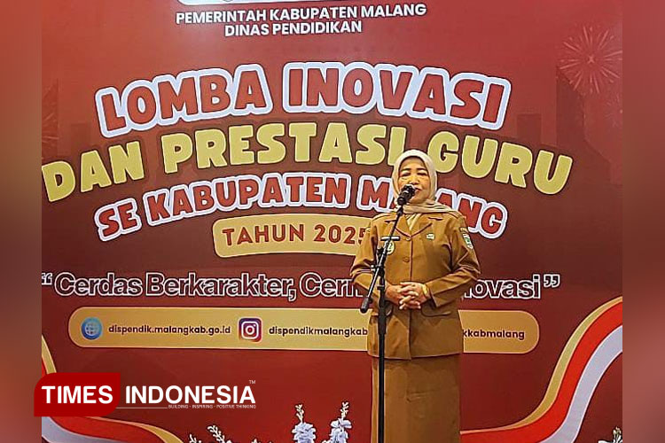 Wakil Bupati Malang, Hj. Lathifah Shohih, dalam sambutan kegiatan Lomba Inovasi Guru di Aula Dinas Pendidikan Kabupaten Malang, Senin (6/10/2025). (FOTO: Amin/TIMES Indonesia)