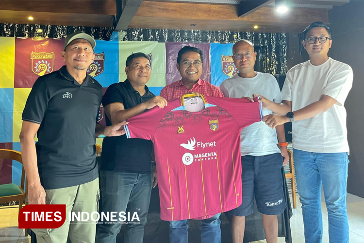 Persiapan kompetisi, Manajemen Persewangi Banyuwangi, merekrut Legenda Sepakbola Coach Rahmad Darmawan dan Coach Francis Wewengkang. (Foto : Dokumentasi TIMES Indonesia)