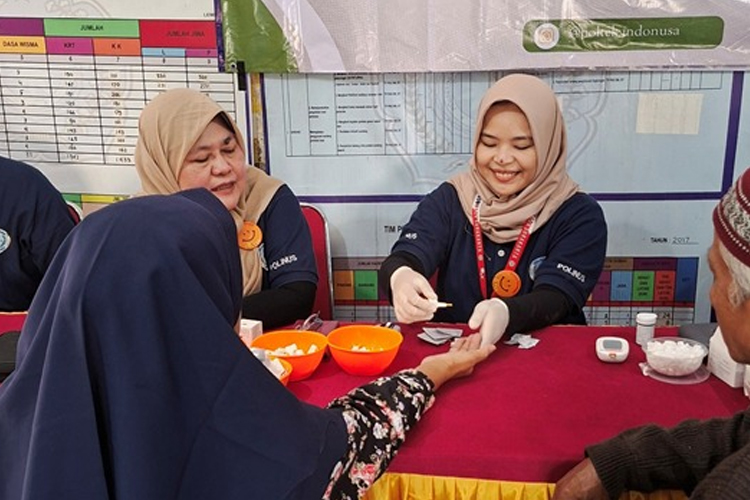 Politeknik Indonusa Surakarta Dorong Posyandu Lansia Melek Digital untuk Cegah Penyakit Degeneratif