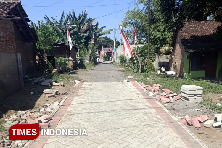 Pemkab Banyuwangi Targetkan 359 Km Jalan Paving Rampung di Tahun 2025