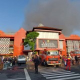 Pasar Wonogiri Terbakar, Belasan Mobil Damkar Gerak Cepat Padamkan Api