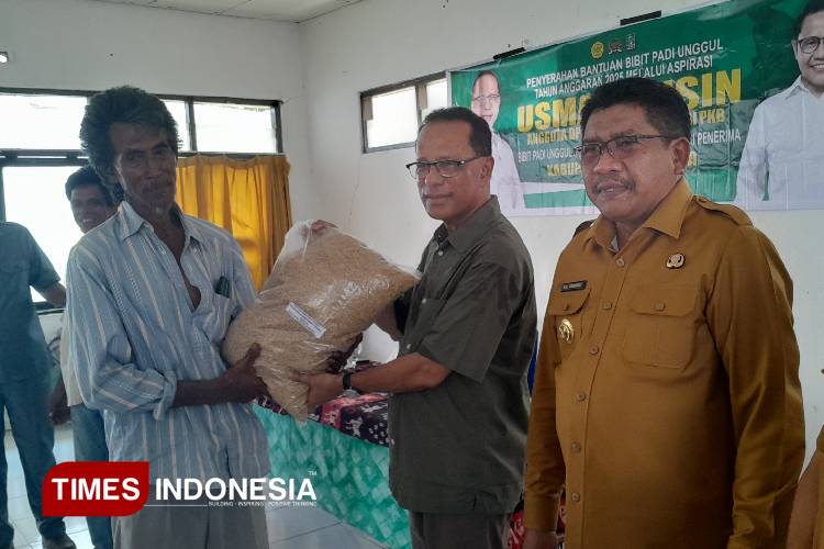 129 Kelompok Tani di Sumba Timur Terima Bantuan 50 Ton Bibit Padi Unggul