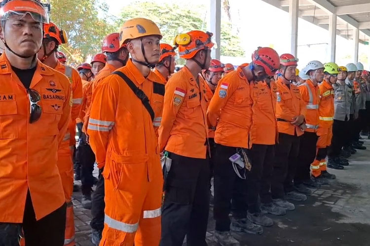 Apel-penutupan-Operasi-penyelamatan-Ponpes-Al-Khoziny-2.jpg