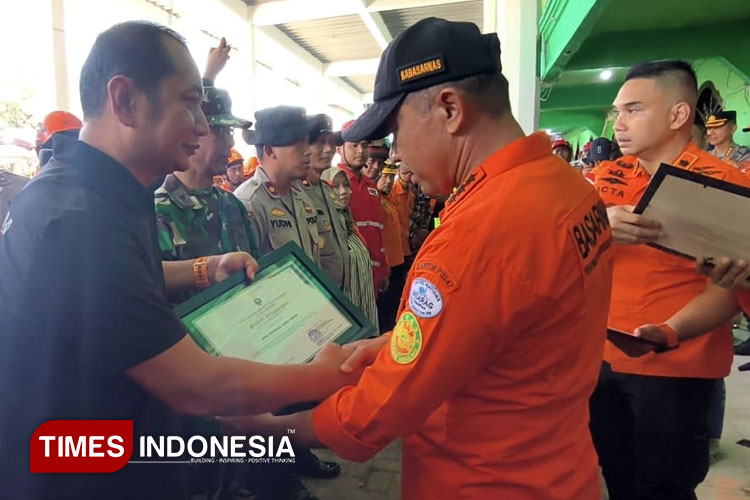 BPBD Jatim Dampingi Tim Gabungan, Rampungkan Operasi SAR di Ponpes Al Khoziny