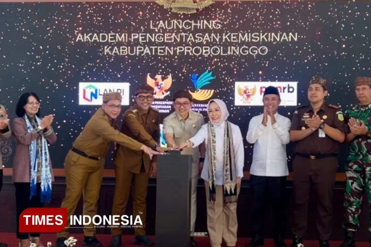 Peluncuran Akademi Pengentasan Kemiskinan di Pendopo Bupati Probolinggo. (Foto: Abdul Jalil/TIMES Indonesia)