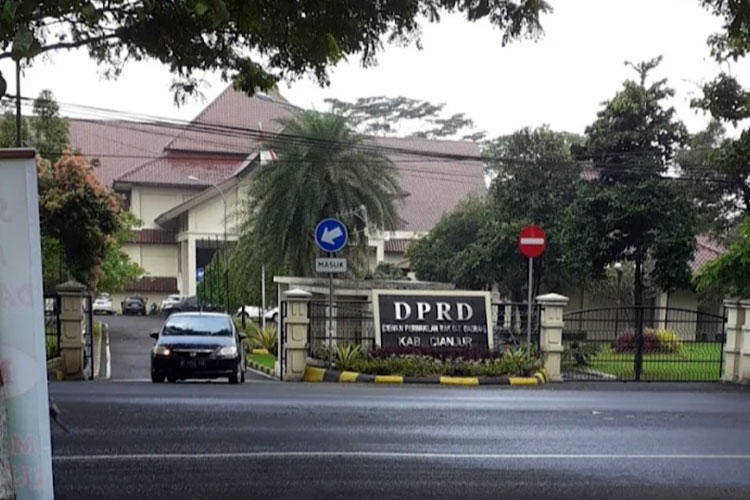 Bayang-Bayang Konflik Kepentingan di Dapur MBG, DPRD Cianjur Angkat Suara
