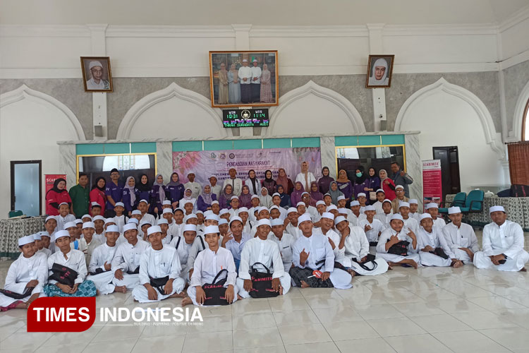 Edukasi-tim-pengabdian-masyarakat-Departemen-Dermatologi-2.jpg