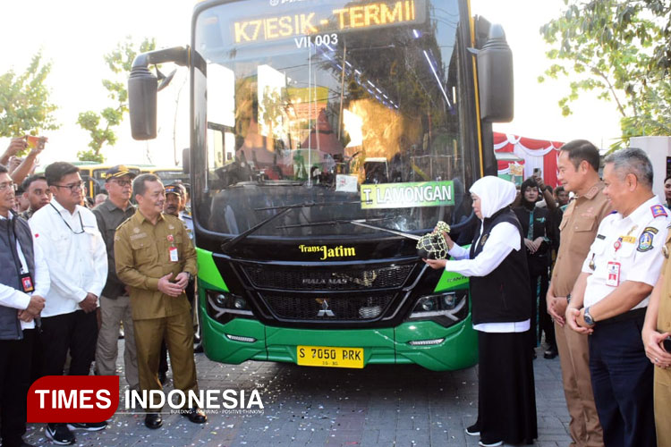 Gubernur Jawa Timur, Khofifah Indar Parawansa Bus Trans Jatim berinovasi dengan menghadirkan TRADISI, Trans Jatim Ekspedisi. (Foto: Dok DisHub Jatim/TIMES Indonesia)