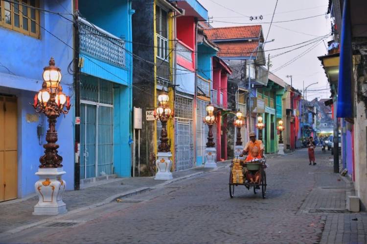 Wali Kota Surabaya Geram, Lampu Hias di Kota Lama Hilang Digondol Pencuri