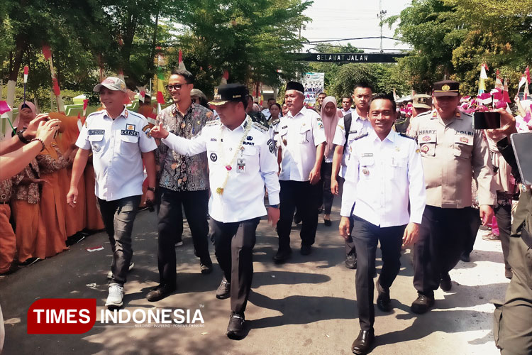 Bupati Tegal, Sekda dan Kepala Desa Batuagung Kecamatan Balapulang (FOTO: Cahyo Nugroho For TIMES Indonesia)