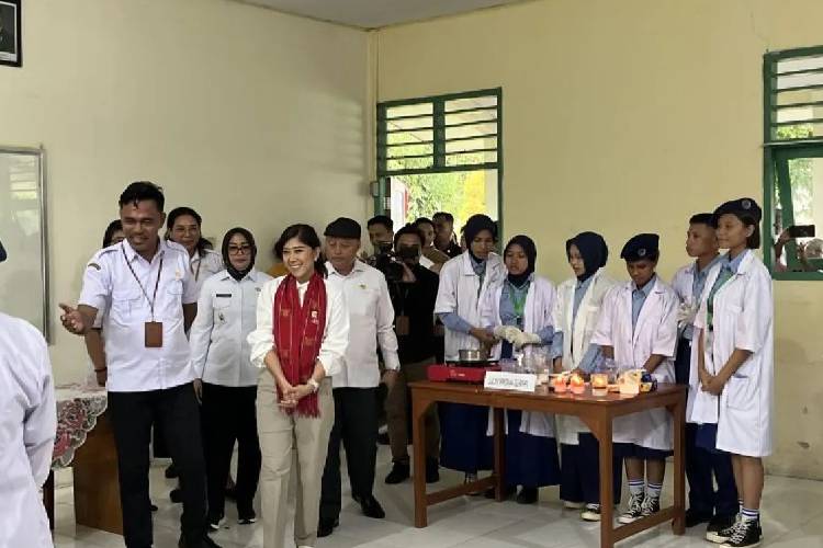 Meutya Hafid: Pemerintah Wujudkan Pendidikan Unggul hingga Maluku Lewat Sekolah Garuda