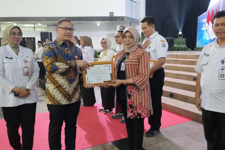 Komitmen Wujudkan Birokrasi Bersih, Kepala Cabdindik Pacitan Teken Pakta Integritas
