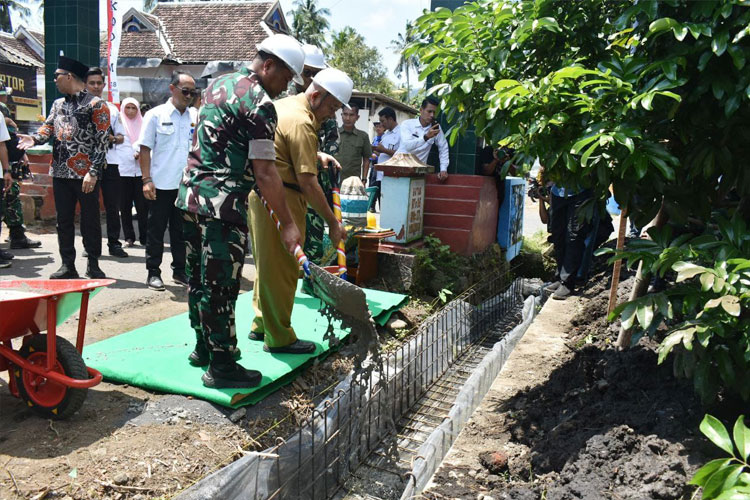 TMMD Malang ke-126 Dimulai, Pembangunan Drainase di Desa Lebakharjo Resmi Ditempuh