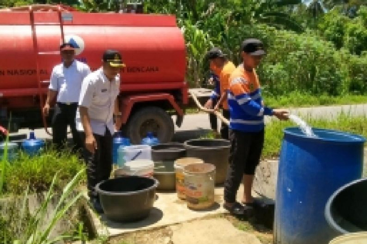Pusat Pengendalian Operasi Penanggulangan Bencana (Pusdalops PB) Sumatera Utara mencatat sedikitnya 200 kepala keluarga terdampak kekeringan di Kabupaten Padang Lawas . (Foto: Pusdalops Sumut)