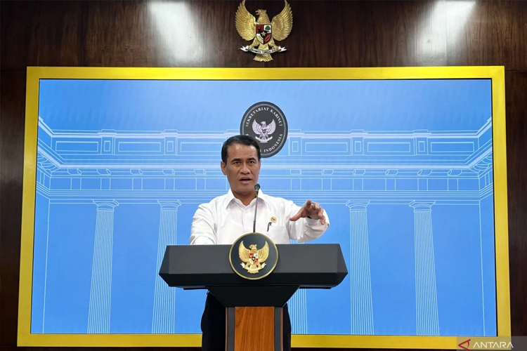 Mentan Siap Jalankan Instruksi Presiden Prabowo untuk Revitalisasi Pabrik Pupuk Nasional