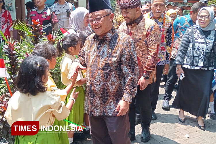 Mendikdasmen-RI-Abdul-Muti-2.jpg