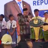 Menteri Mu'ti Beri Hadiah Siswa yang Bercita-cita Jadi Petani