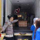 Polisi Gagalkan Peredaran 2.300 Botol Arak di Jalan Raya Banyuwangi–Surabaya