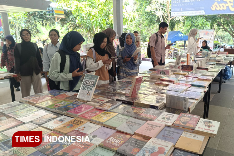 Creative Book Fair #6 Dorong Minat Baca Mahasiswa di Era Media Sosial