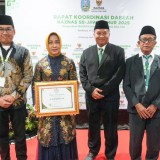 Wali Kota Mojokerto Raih Penghargaan dari Baznas Jatim Award 2025