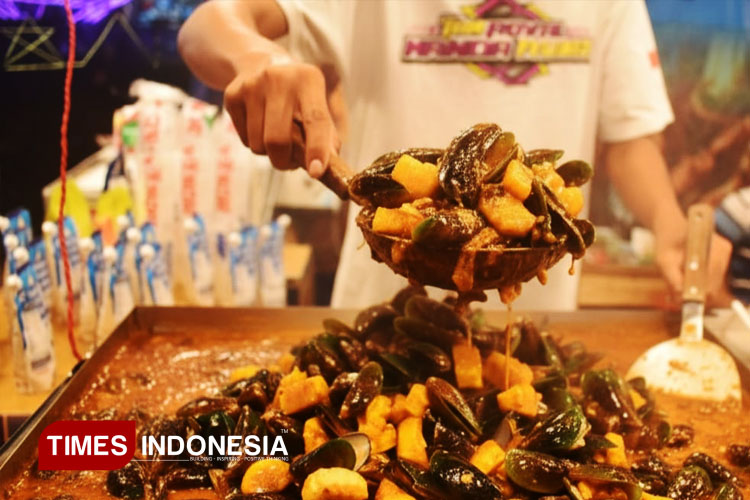 permainan-dan-kuliner-Malang-Food-Fest-Carnival-b.jpg