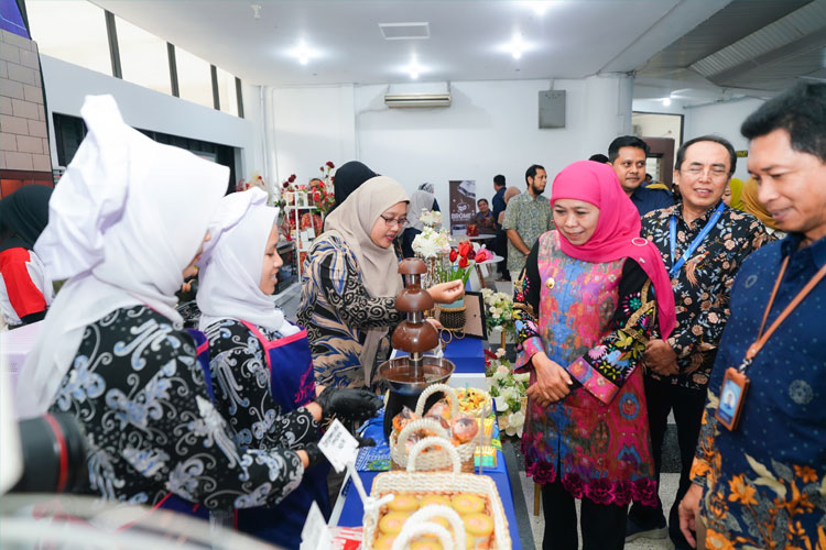 Khofifah Dorong SMA Double Track Jadi Gerakan Ekonomi Kreatif