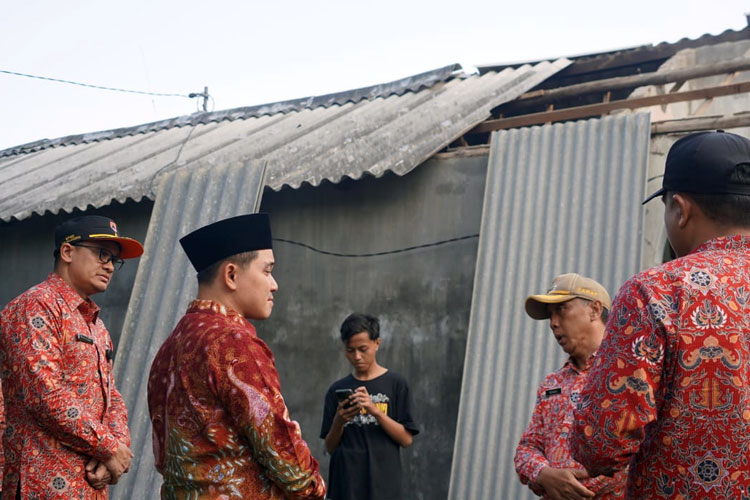 Korban Angin Ribut di Kabupaten Mojokerto Terima Bantuan