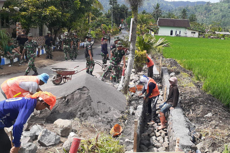 TMMD 126 Bangun Drainase dan Normalisasi Sungai, Petani Ampelgading Malang Kembali Bernapas Lega