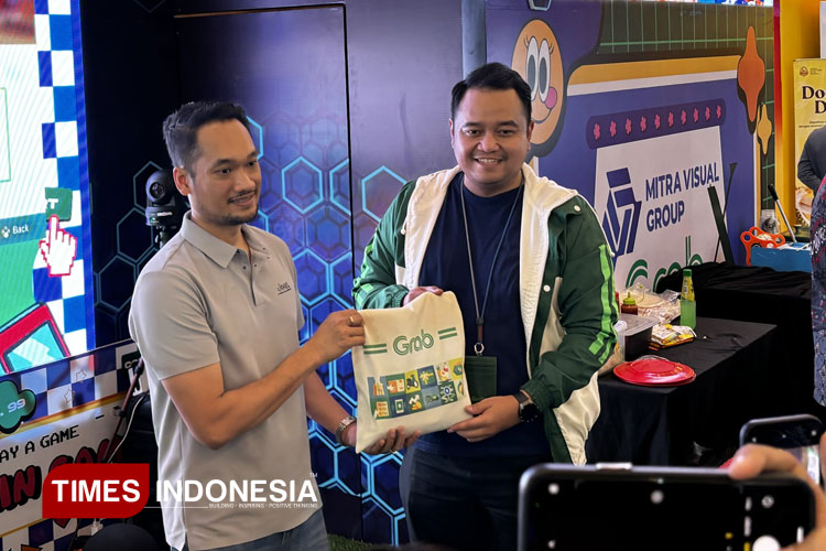 Kolaborasi Mitra Visual Group dan Grab Hadirkan Solusi Teknologi dan UMKM Lokal di Pekan Raya Jatim 2025