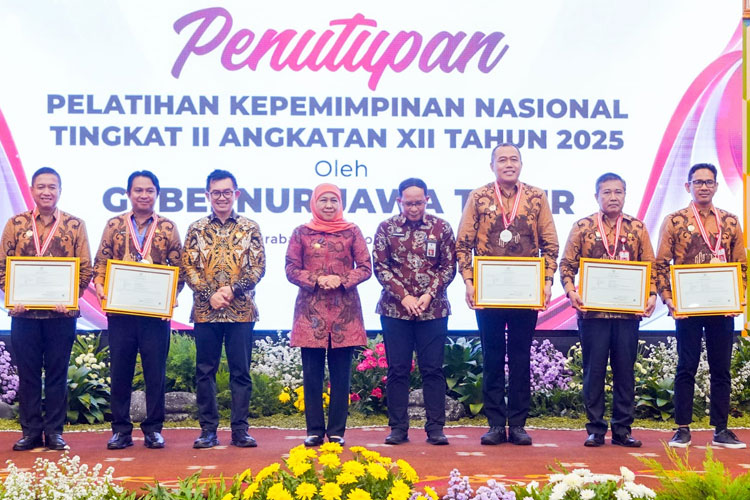 Gubernur-Khofifah-a1.jpg