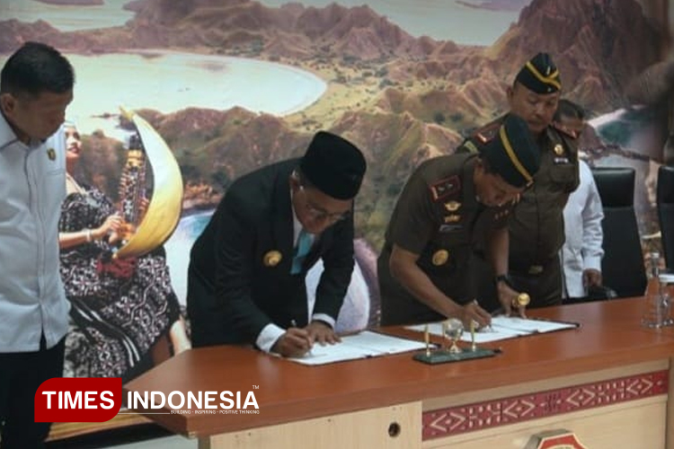 Perkuat Sinergi di Bidang Hukum, Pemprov NTT dan Kejati Teken Kesepakatan Bersama