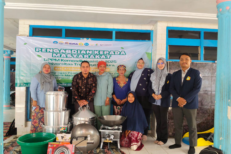 Tim-Pengabdian-Masyarakat-Universitas-Trunojoyo-Madura.jpg