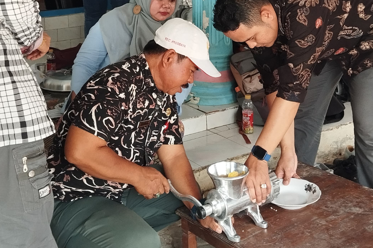 Universitas Trunojoyo Madura Bantu Kelompok Tani Tunas Muda Tingkatkan Daya Saing Produk