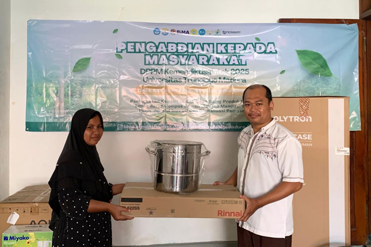 kelompok-Kunyit-Putih-UMKM-minuman-herbal-di--Sampang.jpg