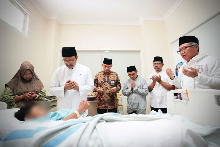 korban-selamat-dari-runtuhnya-bangunan-Ponpes-Al-Khoziny-Sidoarjo.jpg
