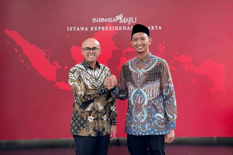 Komandan Tim Kampanye Nasional (TKN) Fanta Prabowo-Gibran Arief Rosyid Hasan (kanan) saat bertemu dengan Dirgayuza Setiawan di Istana Negara, Jakarta Pusat. (FOTO: ANTARA/Ho-Dok TKN Fanta)