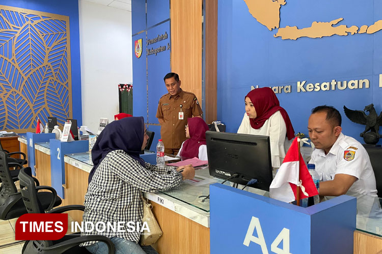Gedung Dispendukcapil Jember Direhab, Pelayanan Dialihkan