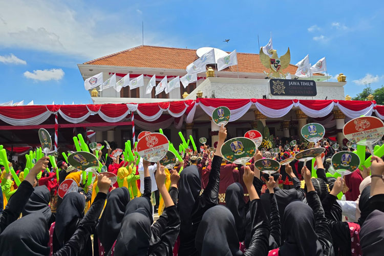 Upacara-HUT-ke-80-Provinsi-Jatim-3.jpg