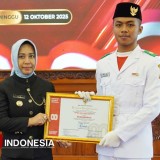 Wali Kota Mojokerto Berikan Penghargaan untuk Paskibraka 2025