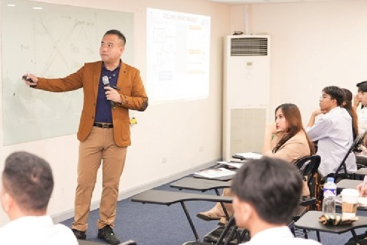 Astronacci Menembus Dunia:  Gema Goeyardi Bawa Ilmu Trading Indonesia ke Filipina