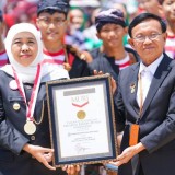 Jatim Terima Rekor MURI di Peringatan HUT ke-80