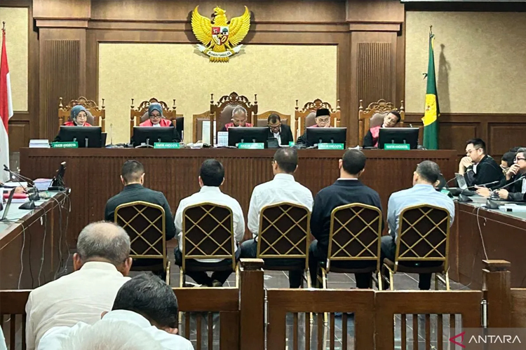 Anak Tersangka Riza Chalid Didakwa Perkaya Diri Rp3,07 Triliun dari Korupsi Migas