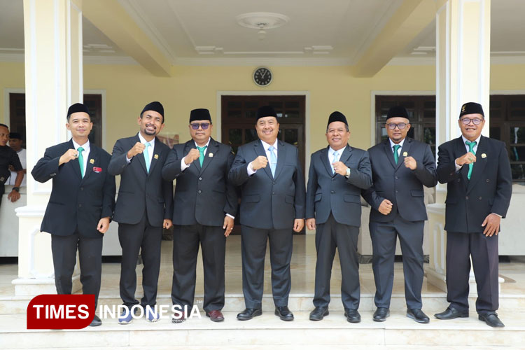Bupati-Jombang-Warsubi-3.jpg