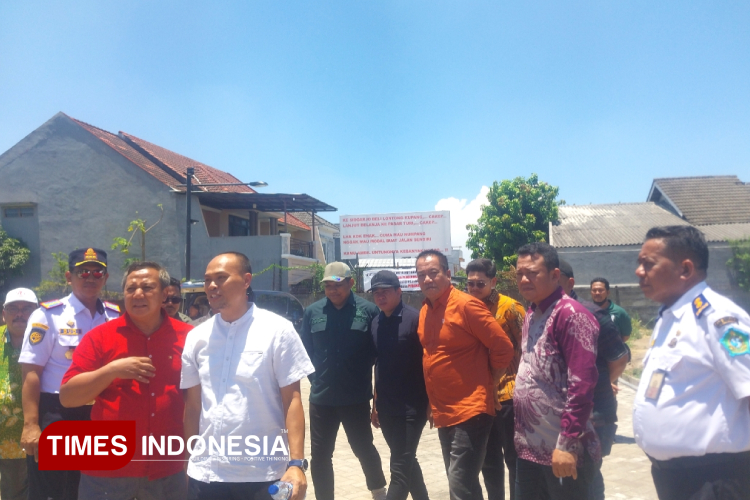 DPRD Sidoarjo Sidak Tembok Perumahan di Banjarbendo yang Picu Polemik Antar Warga