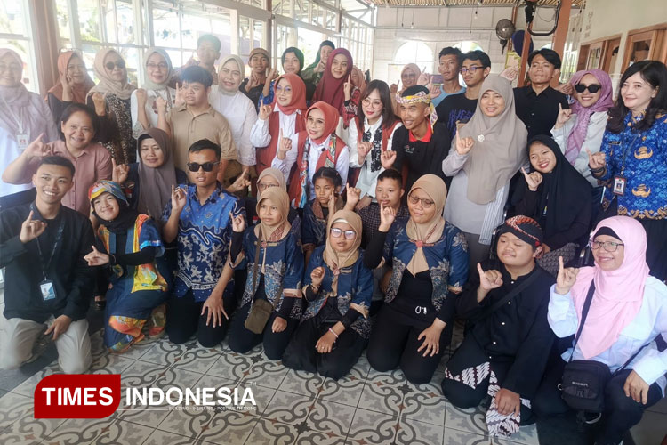 Disability-Corner-di-Cafe-Cerita-Spectra-yang-digagas-oleh-Omah-Gembira.jpg