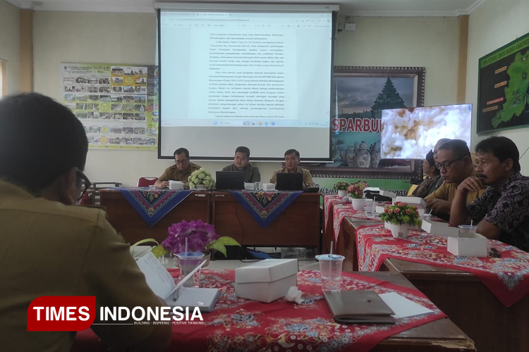 Disparbud Banjarnegara Undang Stakeholder Kaji Keramik Klampok