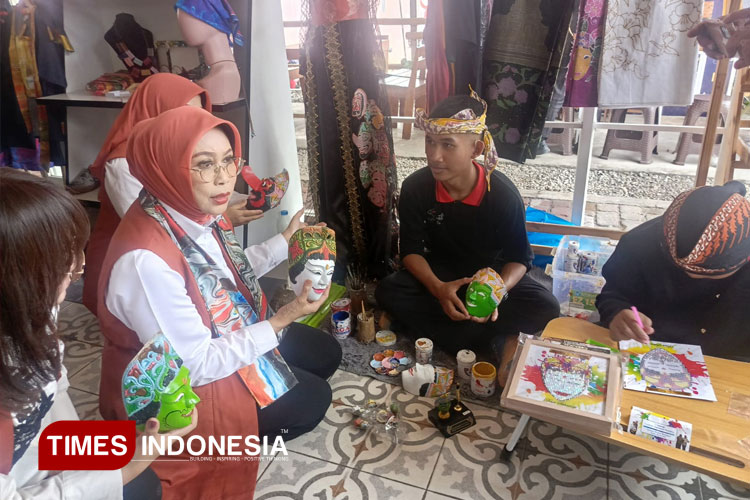Fatma Saifullah Yusuf Kunjungi Disability Corner di Malang, Dukung Inklusi dan Kreativitas Disabilitas