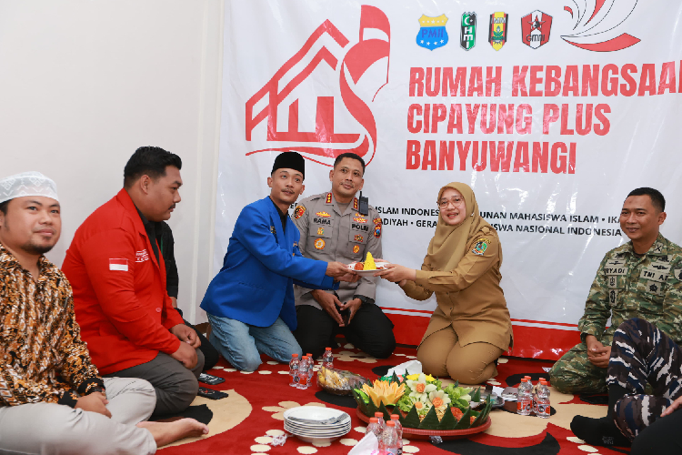 Bupati Ipuk Minta Mahasiswa Banyuwangi Sumbang Ide Pembangunan