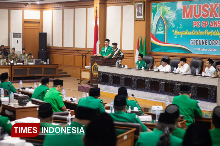 Suasana Muskercab GP Ansor di Ruang Paripurna Gedung DPRD Kabupaten Gresik. (FOTO: Akmal/TIMES Indonesia).